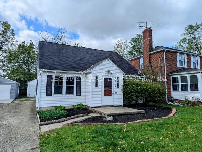 Remodeled 4-Bedroom with Addition and Garage! - Remodeled 4-Bedroom with Addition and Garage! House