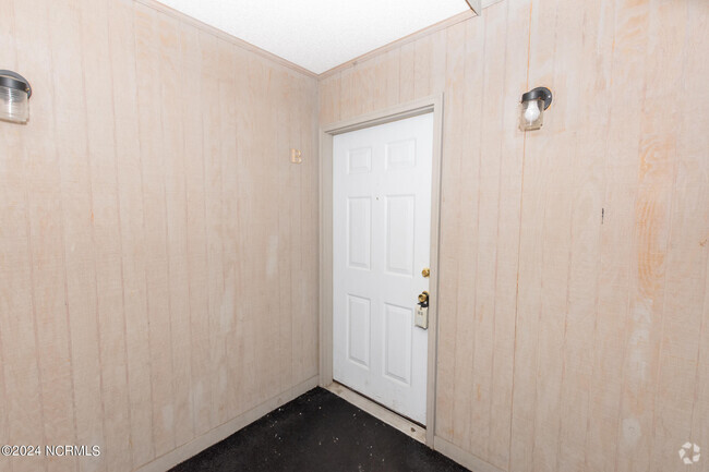 Building Photo - 104 Ravenwood Dr Unit B Rental