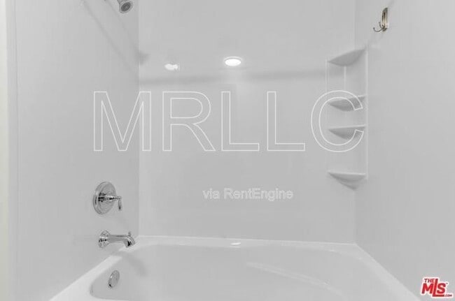 Photo - 15207 Magnolia Blvd Unit 209