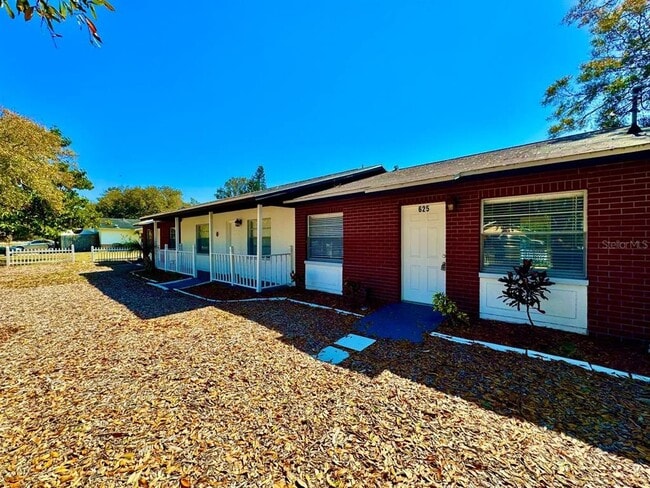 Photo - 625 Wildwood Way