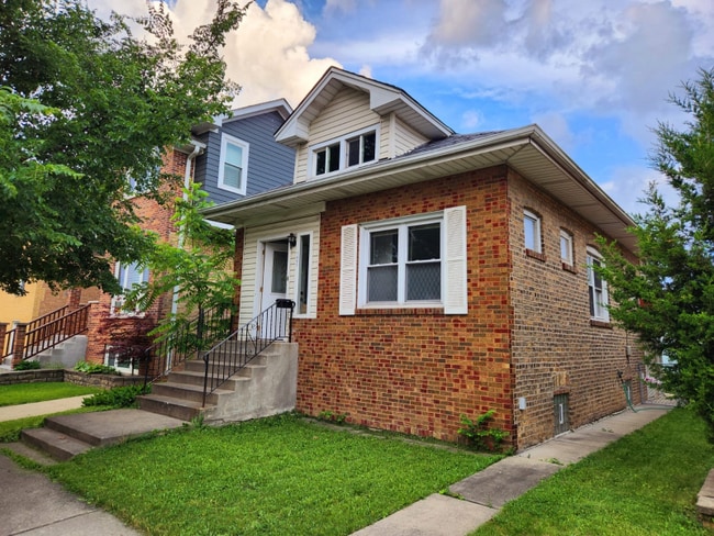 Building Photo - 7445 W Addison St