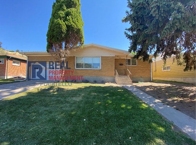 3 Bedroom 1 Bath Home - 1 car garage - PET... - 3 Bedroom 1 Bath Home - 1 car garage - PET...