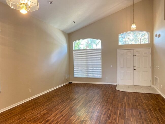 Photo - 1408 Holly Glen Run