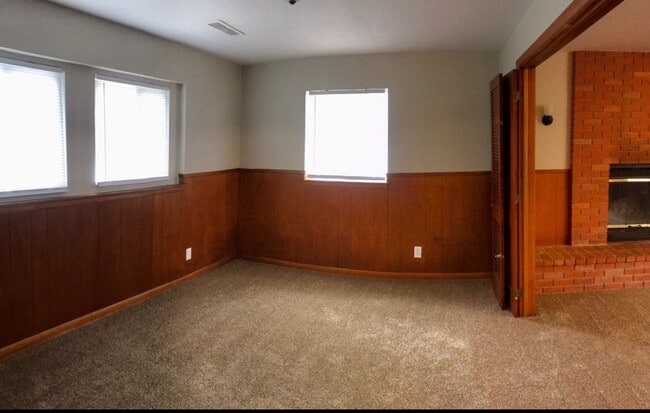 Photo - Beautiful 4 Bedroom 2 Bathroom Home