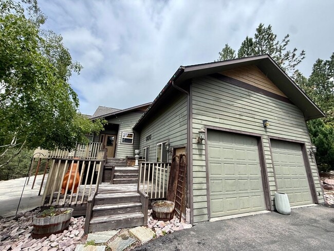 Photo - Spacious 4 Bed 3.5 Bath Home in Frenchtown!