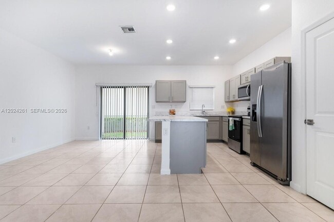 1170 SW 7th Ct