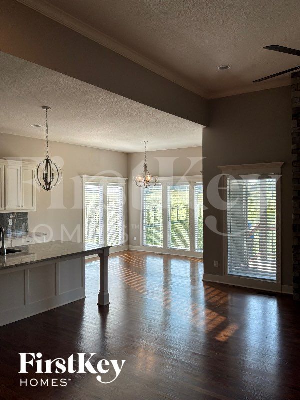 Photo - 15235 Knight Rd