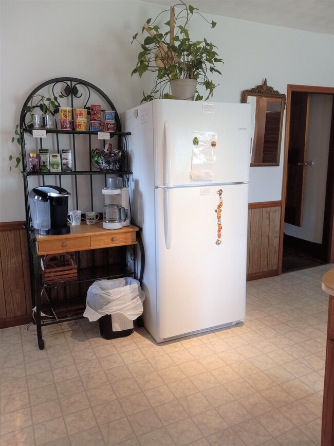 Photo - 1163 Keezletown Rd