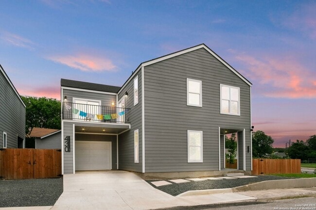 Building Photo - 420 Dreiss St Rental