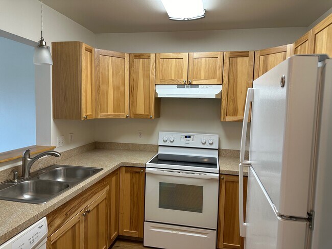 Photo - 3479 Landings St