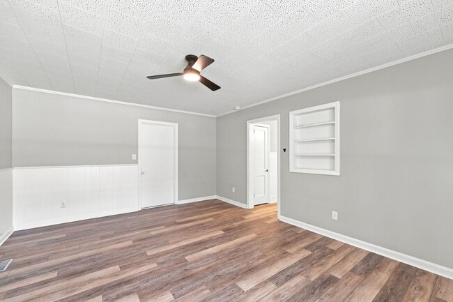 Photo - 1305 Erwin Rd
