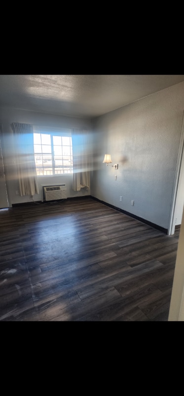 Building Photo - 316 S Pioneer Way Rental
