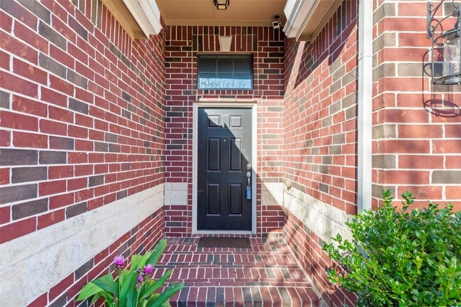 Photo - 5531 Drumlin Field Way