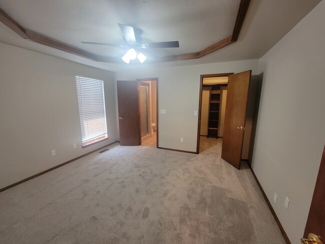 Photo - 813 Waterview Rd