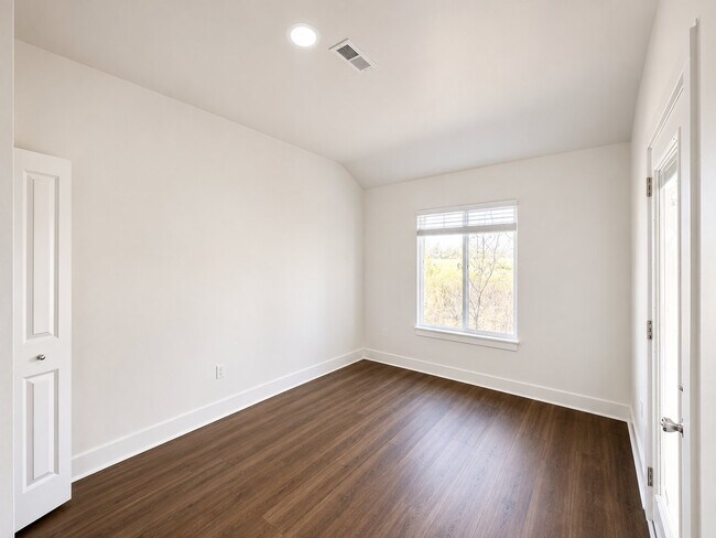 Photo - 1215 Corporate Dr Unit 130