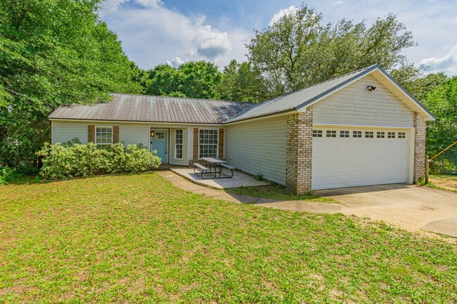 Photo - 415 Juniper Dr
