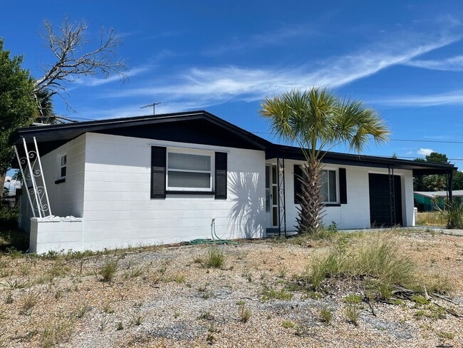 Photo - 1130 Powersong St