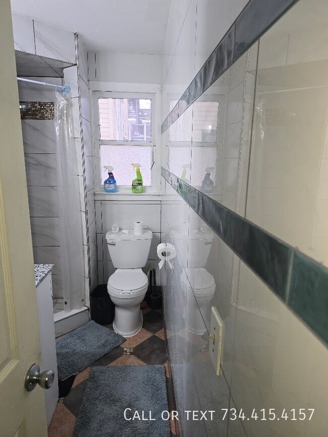 Photo - 502 Benjamin St