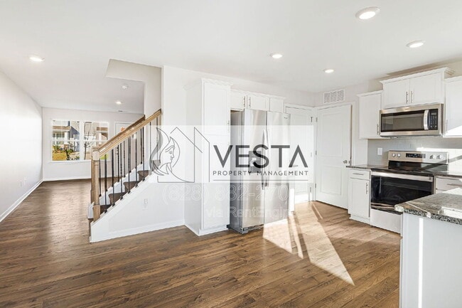 Photo - 30 Benedict Ln