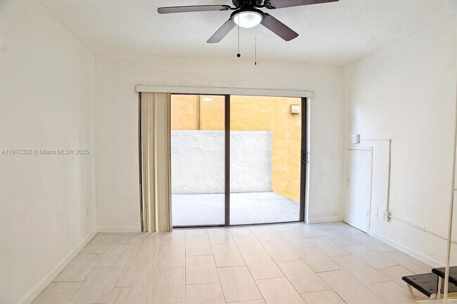 Photo - 4271 NW 11th St Unit 6