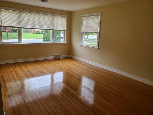 1222 Field Rd