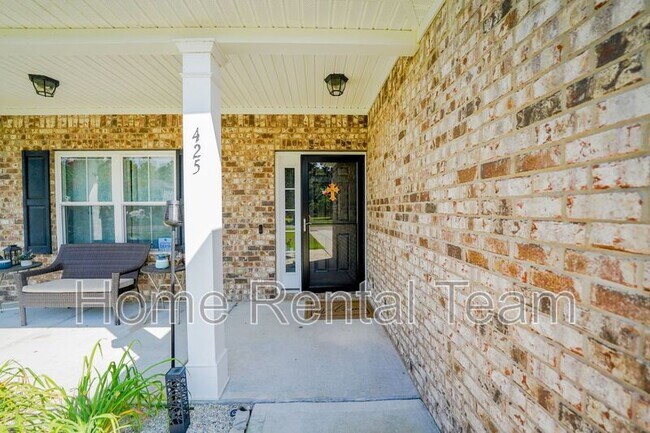 Photo - 425 Wicklow Dr