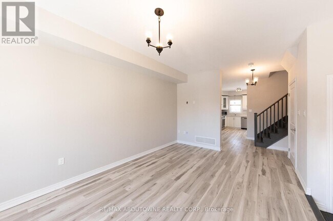 Photo - 15 Barley Ln