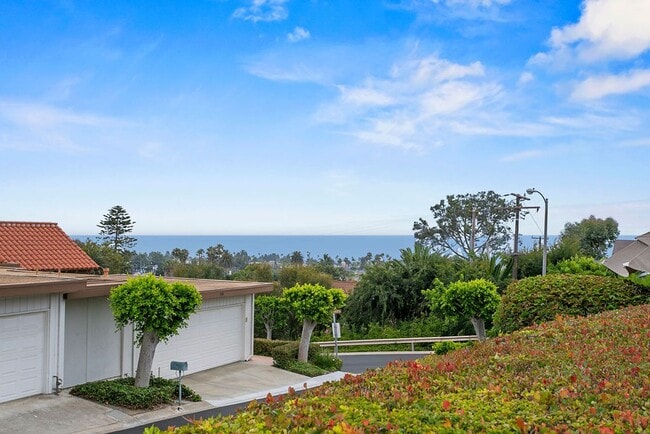 Bright, Beautiful & Newly Updated with Oce... - Bright, Beautiful & Newly Updated with Oce... Casa Adosada