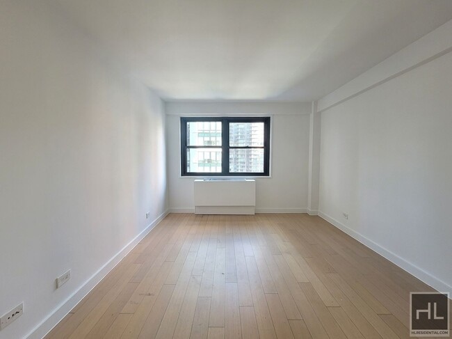 Photo - East 39th Street Unit 10G