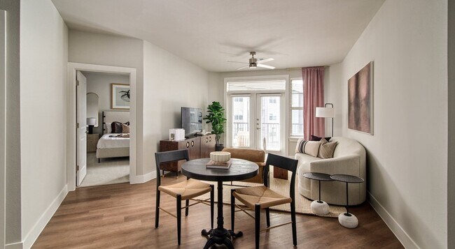 Photo - 16717 Westpark Dr Unidad B5D