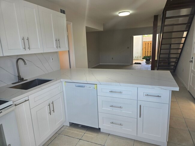 Photo - 9011 NE 4th Avenue Rd