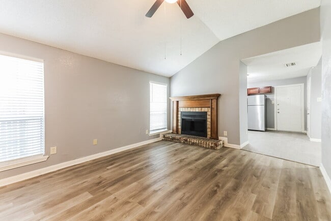 Photo - 1112 Paintbrush St