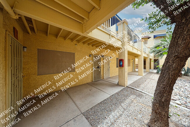 Building Photo - 12221 W Bell Rd Rental
