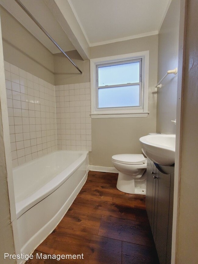 Photo - 2 br, 1 bath House - 3831 Sheffield Ave