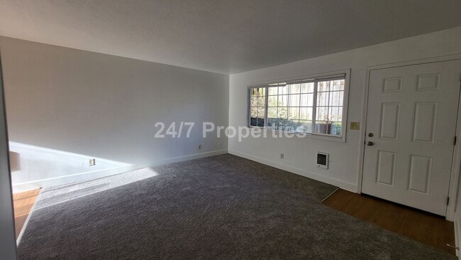 Photo - 634 N Watts. St.