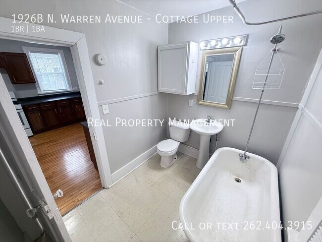 Photo - 1926B N. Warren Avenue-Cottage Upper Unidad Cottage Upper