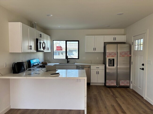 233 Ashland Ave