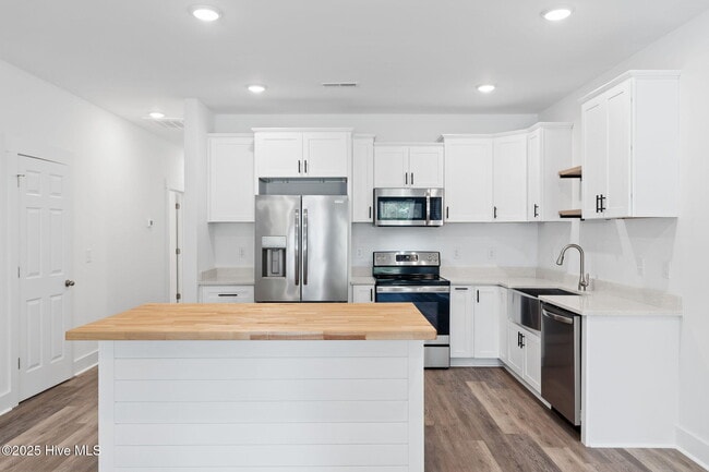 Photo - 190 Wildwood St NW