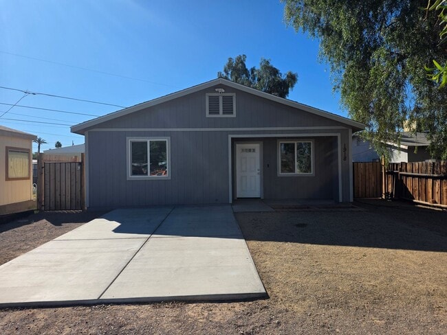 Building Photo - 2 Bed/1 Bath almost brand new in Central BHC