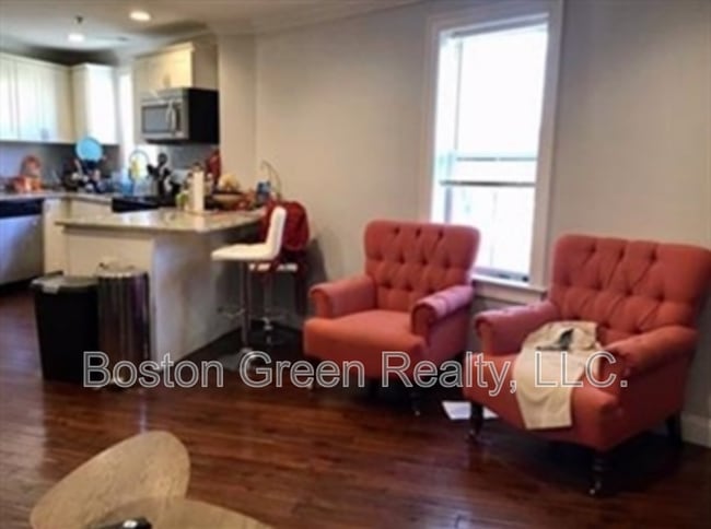 Photo - 140 Marcella St