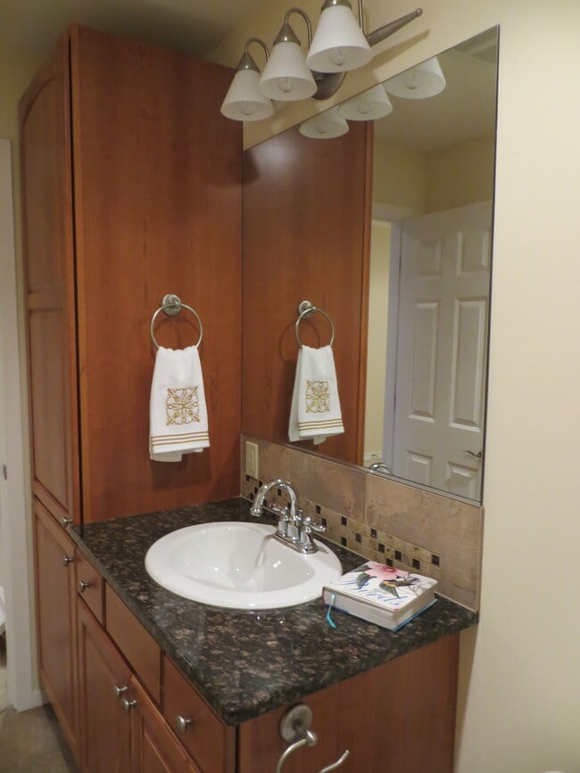 Photo - 110 Cedar Ave Unit 102