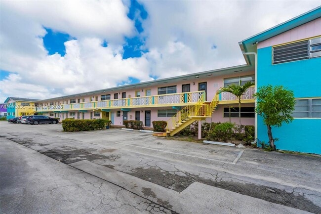 Building Photo - 285 NE 191st St Unit 2925