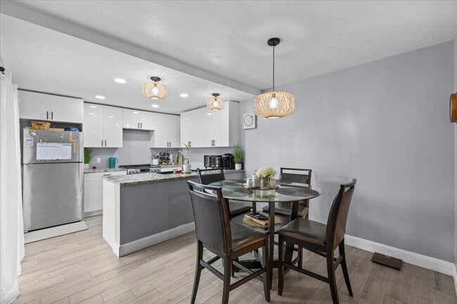 Photo - 2704 27th Way