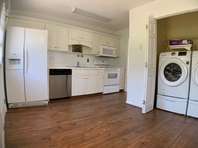 Photo - 2 BED, 2 BATH Rental Available in The Villages of Greenbrier