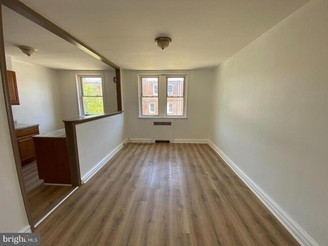 Photo - 6295 Kindred St