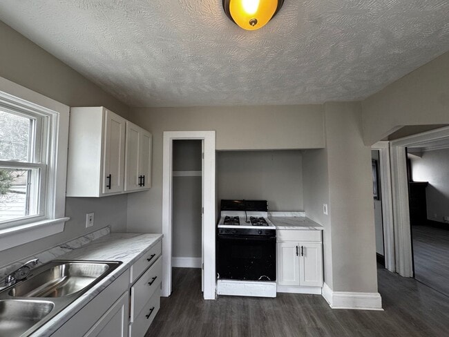 Photo - Charming 3-Bedroom Property in Prime Location