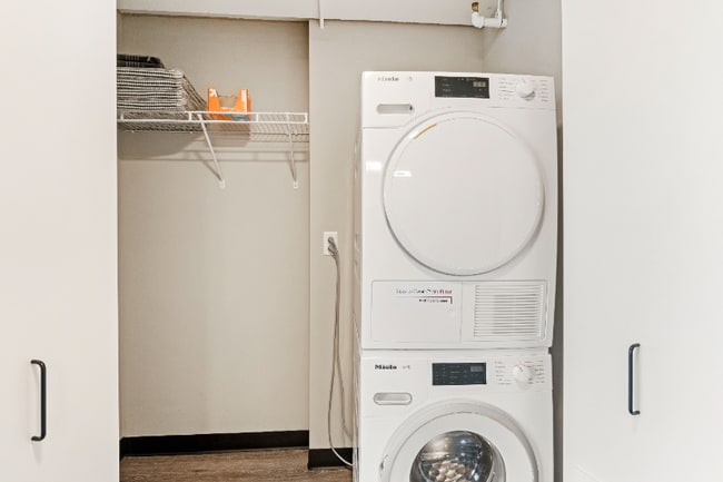 Photo - 1934 W Ogden Ave