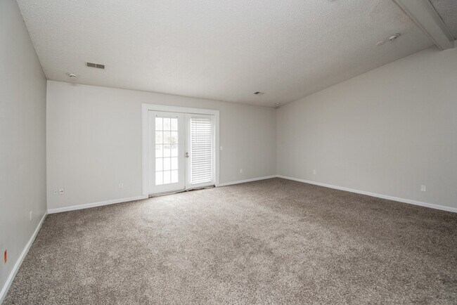 Photo - 225 Rockingham Rd
