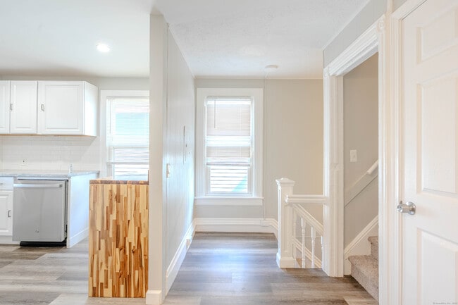 Photo - 37 Quintard Ave Unit 2