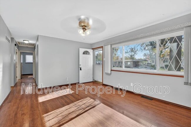 Photo - 535 Bardot Dr